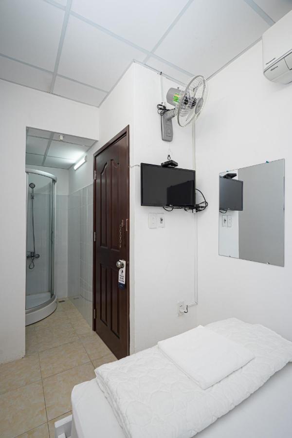 Futuristic Inn Ho Chi Minh City Exterior photo